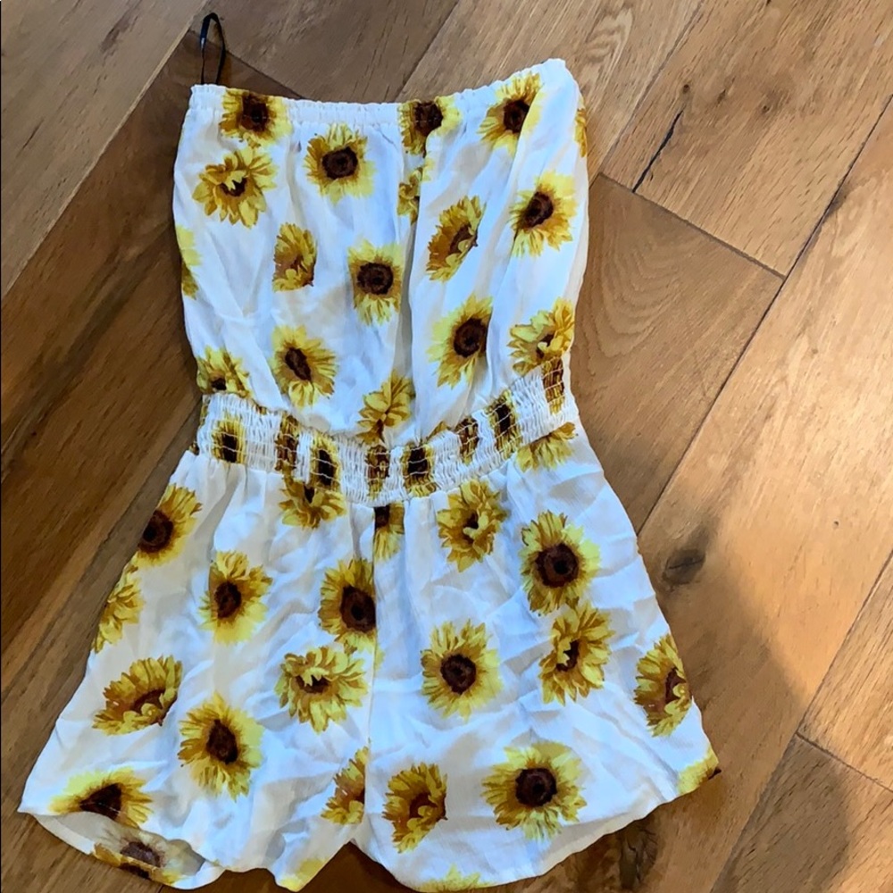 Super cute No straps romper